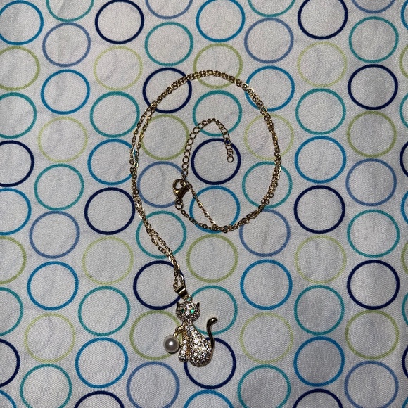 Cat Necklace - Picture 1 of 3